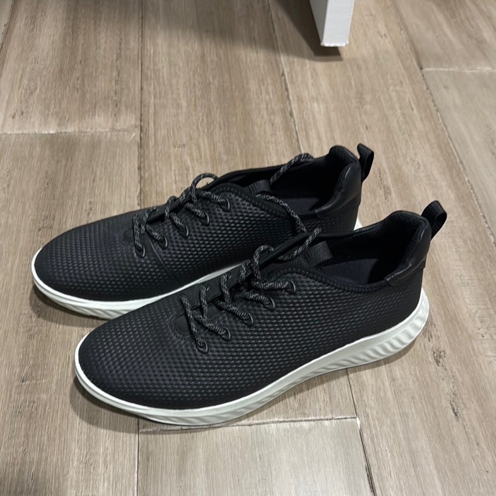 Ecco Men's Black Athletic Shoes